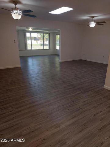 10439 W SARATOGA Circle, Sun City, AZ 85351