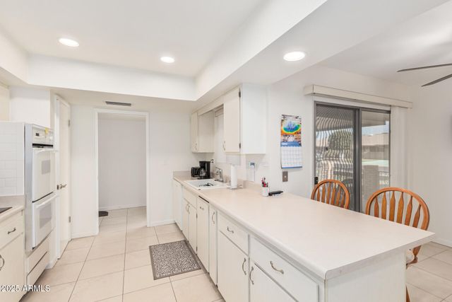 10439 W SARATOGA Circle, Sun City, AZ 85351