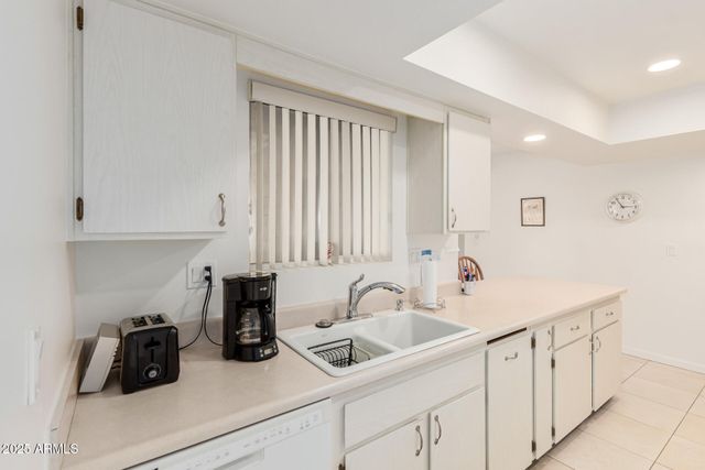 10439 W SARATOGA Circle, Sun City, AZ 85351