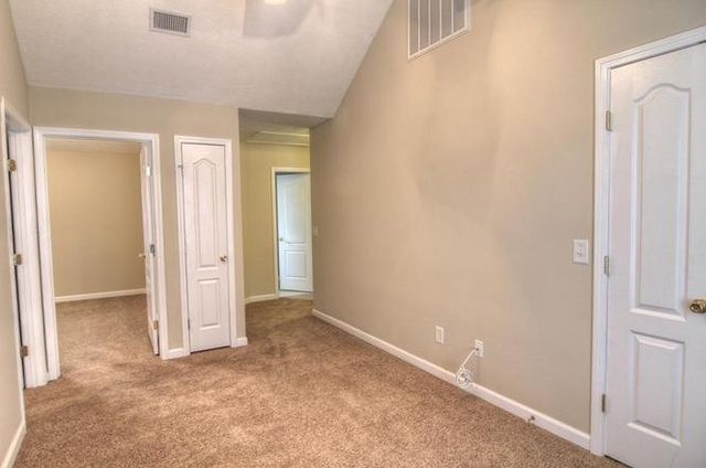 2017 Summit Ln, La Vergne, TN 37086