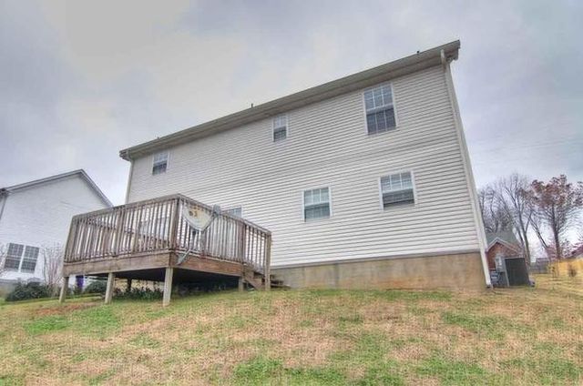 2017 Summit Ln, La Vergne, TN 37086