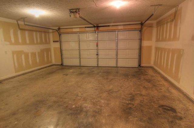 2017 Summit Ln, La Vergne, TN 37086