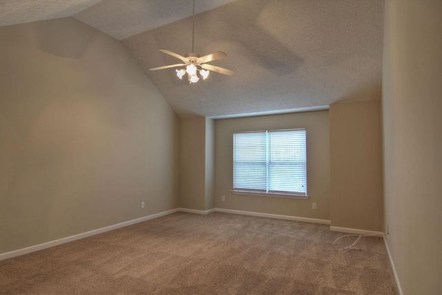 2017 Summit Ln, La Vergne, TN 37086