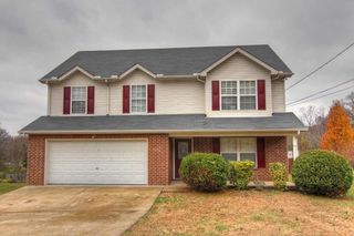 2017 Summit Ln, La Vergne, TN 37086