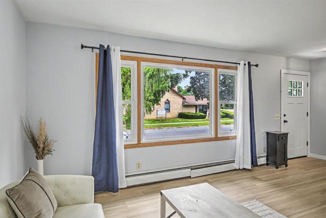 1925 Elka Lane, Madison, WI 53704