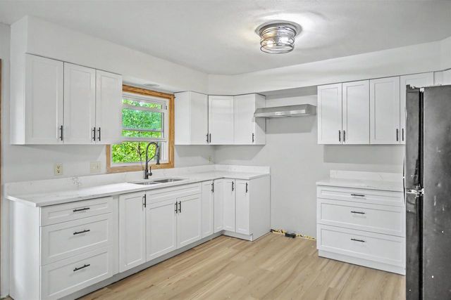 1925 Elka Lane, Madison, WI 53704