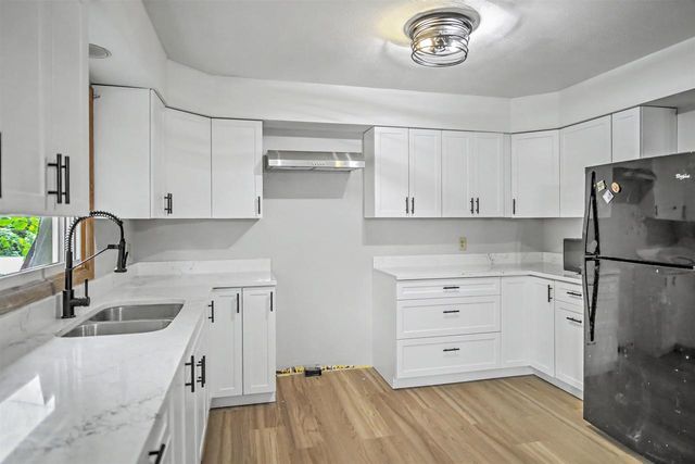 1925 Elka Lane, Madison, WI 53704