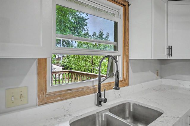 1925 Elka Lane, Madison, WI 53704
