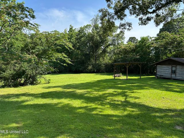 1628 Dry Creek Road, Magee, MS 39111