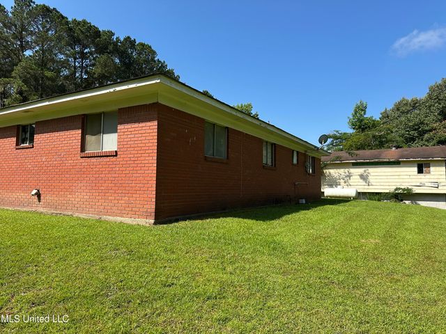 1628 Dry Creek Road, Magee, MS 39111
