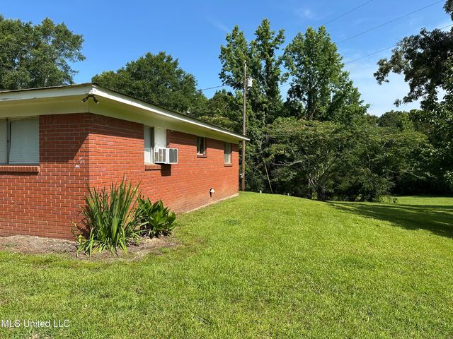 1628 Dry Creek Road, Magee, MS 39111