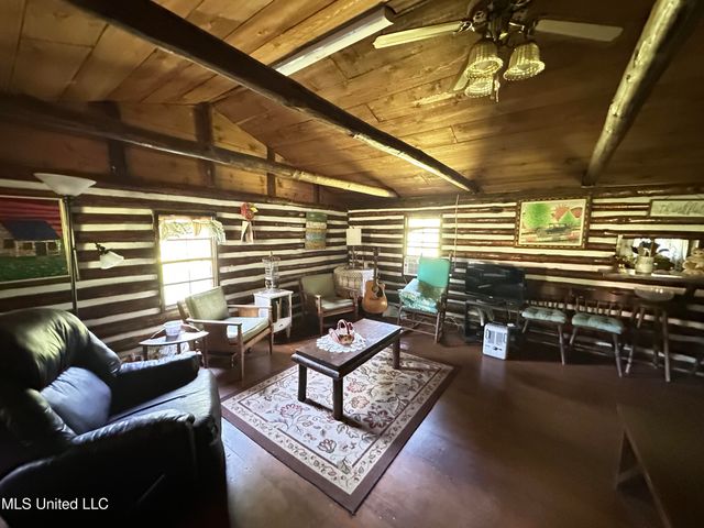 1628 Dry Creek Road, Magee, MS 39111