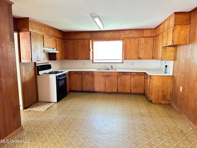 1628 Dry Creek Road, Magee, MS 39111