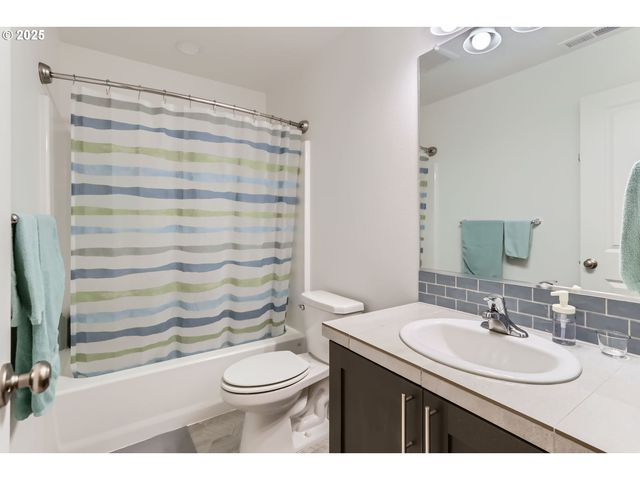 851 S 25TH Ave, Cornelius, OR 97113