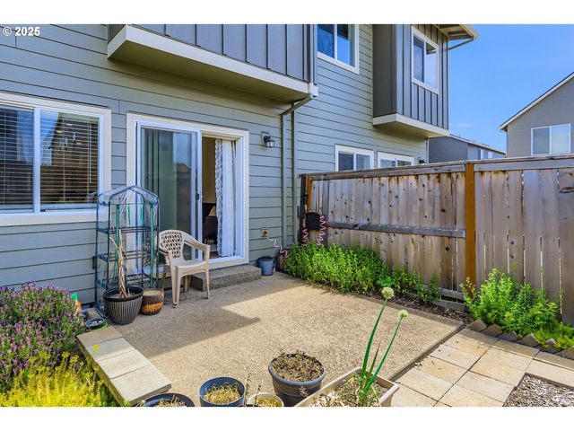 851 S 25TH Ave, Cornelius, OR 97113