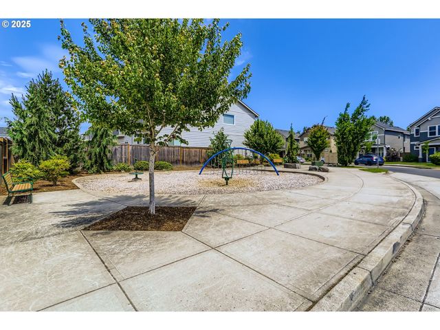 851 S 25TH Ave, Cornelius, OR 97113