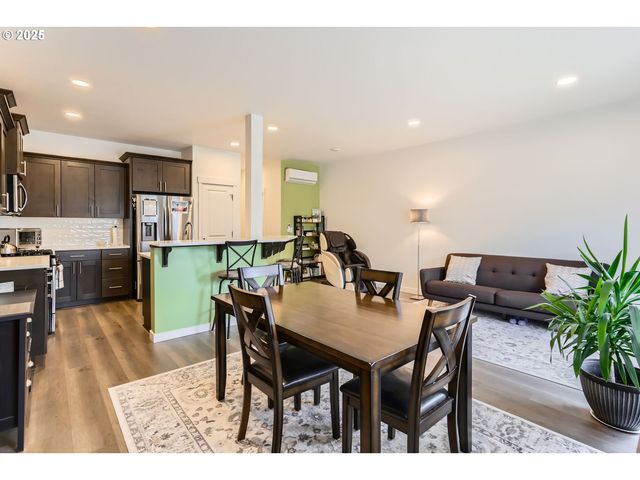 851 S 25TH Ave, Cornelius, OR 97113