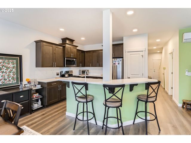 851 S 25TH Ave, Cornelius, OR 97113