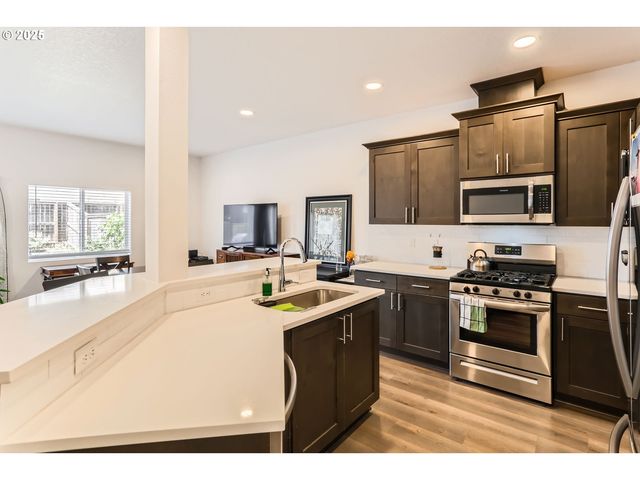 851 S 25TH Ave, Cornelius, OR 97113