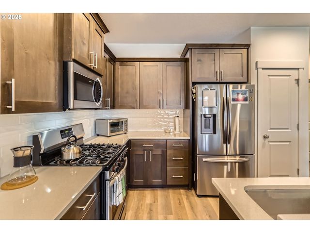 851 S 25TH Ave, Cornelius, OR 97113