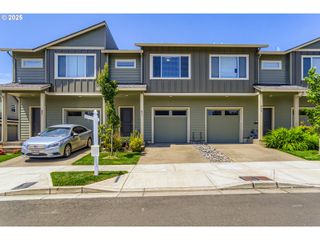 851 S 25TH Ave, Cornelius, OR 97113
