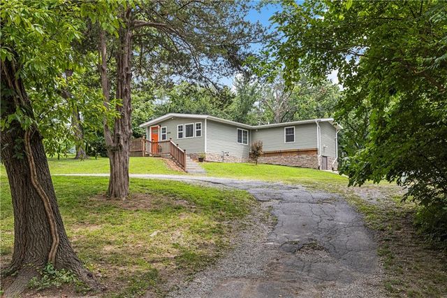 5701 E 56th Street, Kansas City, MO 64130