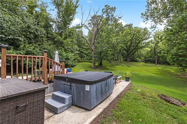5701 E 56th Street, Kansas City, MO 64130