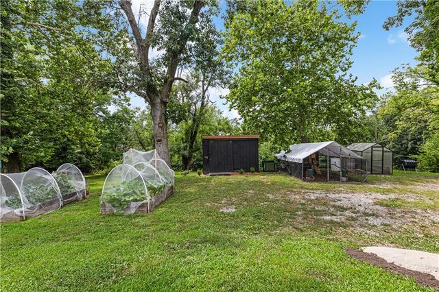 5701 E 56th Street, Kansas City, MO 64130