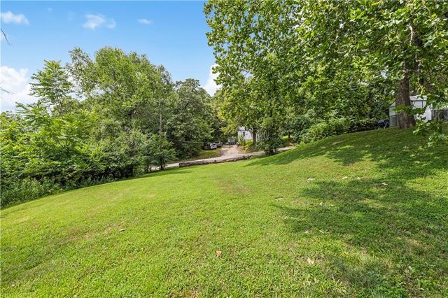 5701 E 56th Street, Kansas City, MO 64130