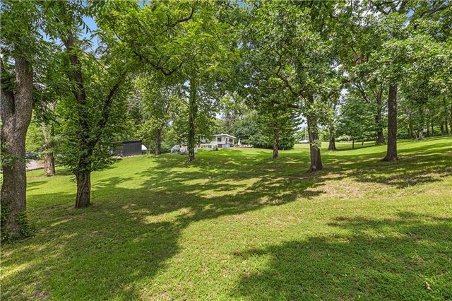 5701 E 56th Street, Kansas City, MO 64130