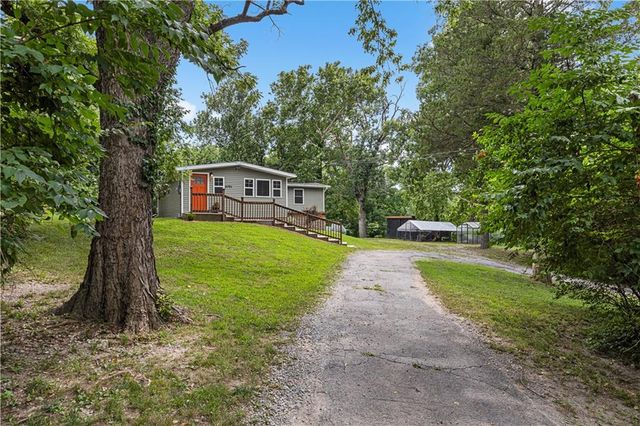 5701 E 56th Street, Kansas City, MO 64130