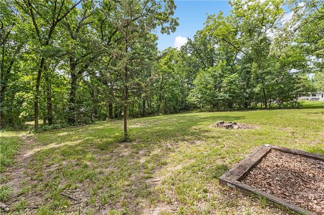 5701 E 56th Street, Kansas City, MO 64130