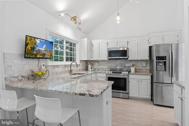 9030 CHESTNUT RIDGE RD, Fairfax Station, VA 22039