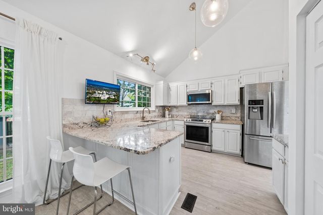 9030 CHESTNUT RIDGE RD, Fairfax Station, VA 22039