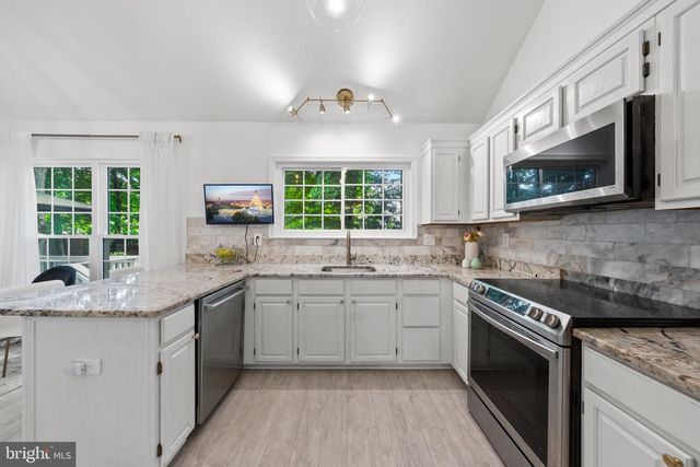 9030 CHESTNUT RIDGE RD, Fairfax Station, VA 22039