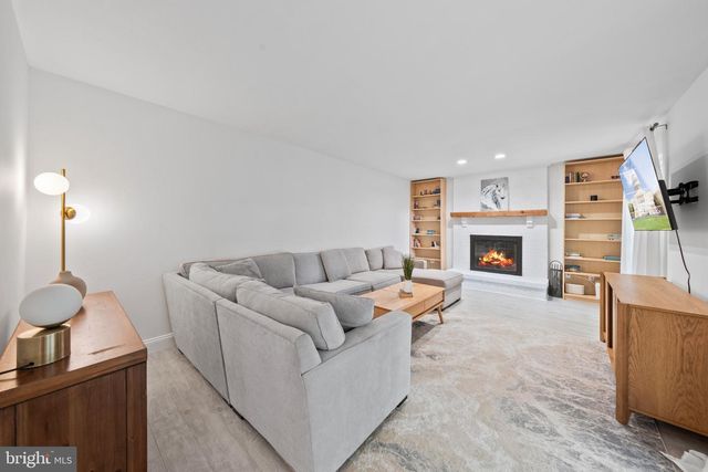 9030 CHESTNUT RIDGE RD, Fairfax Station, VA 22039