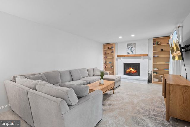 9030 CHESTNUT RIDGE RD, Fairfax Station, VA 22039