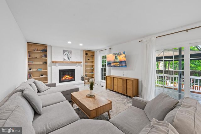 9030 CHESTNUT RIDGE RD, Fairfax Station, VA 22039