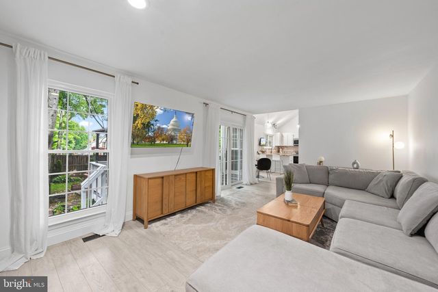 9030 CHESTNUT RIDGE RD, Fairfax Station, VA 22039