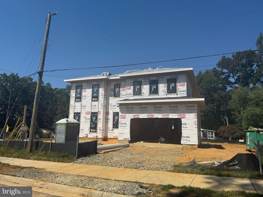 401 OLD COURTHOUSE RD NE, Vienna, VA 22180