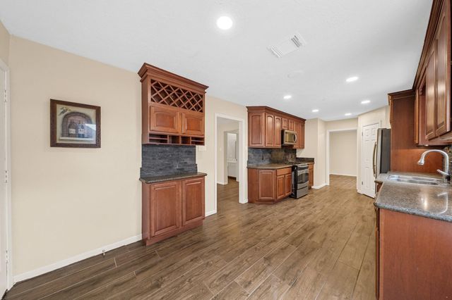 2602 Cloverfield Court, Pearland, TX 77584