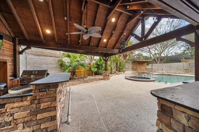 2602 Cloverfield Court, Pearland, TX 77584