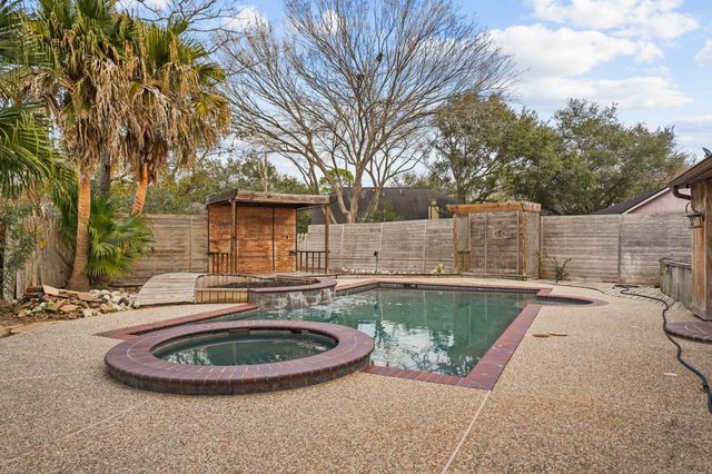 2602 Cloverfield Court, Pearland, TX 77584