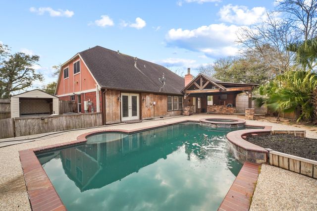 2602 Cloverfield Court, Pearland, TX 77584