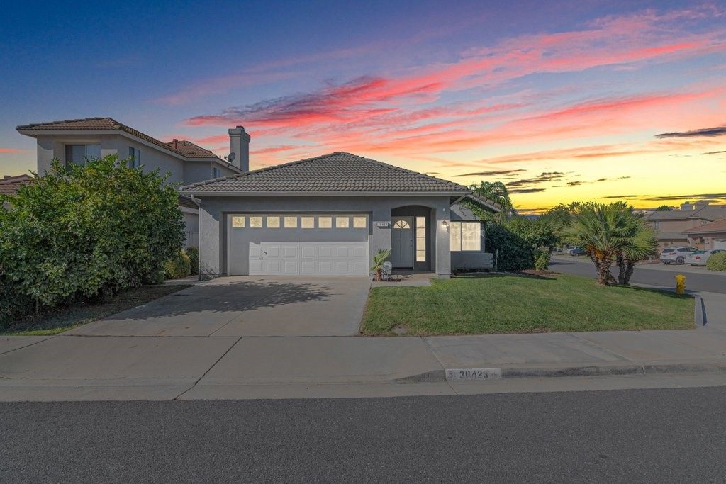 30423 Shoreline Drive, Menifee, CA 92584 — exterior