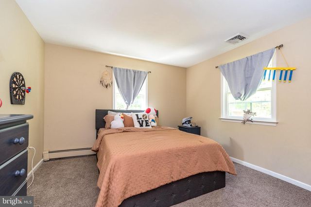 1502 MISSION RD, Quakertown, PA 18951