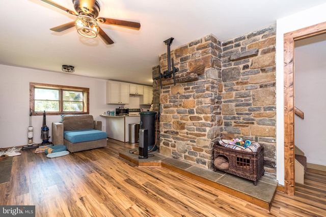 1502 MISSION RD, Quakertown, PA 18951