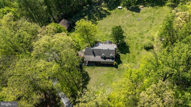 1502 MISSION RD, Quakertown, PA 18951