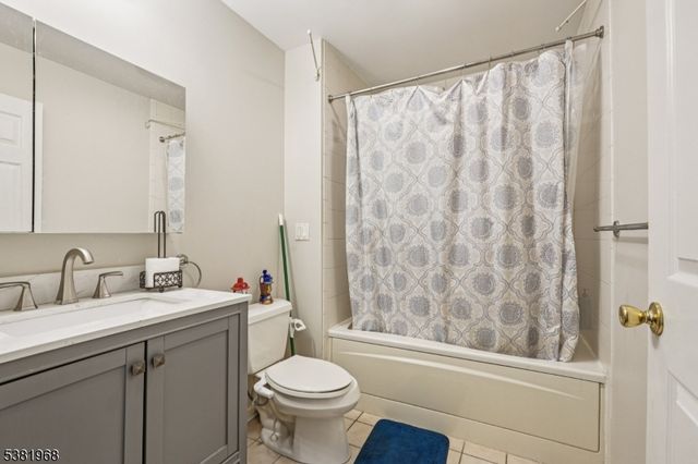 209 Raymound Blvd, Parsippany-troy Hills Twp., NJ 07054