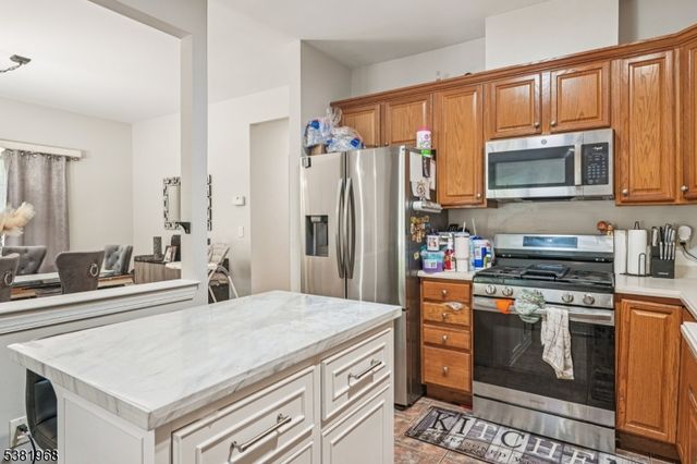 209 Raymound Blvd, Parsippany-troy Hills Twp., NJ 07054